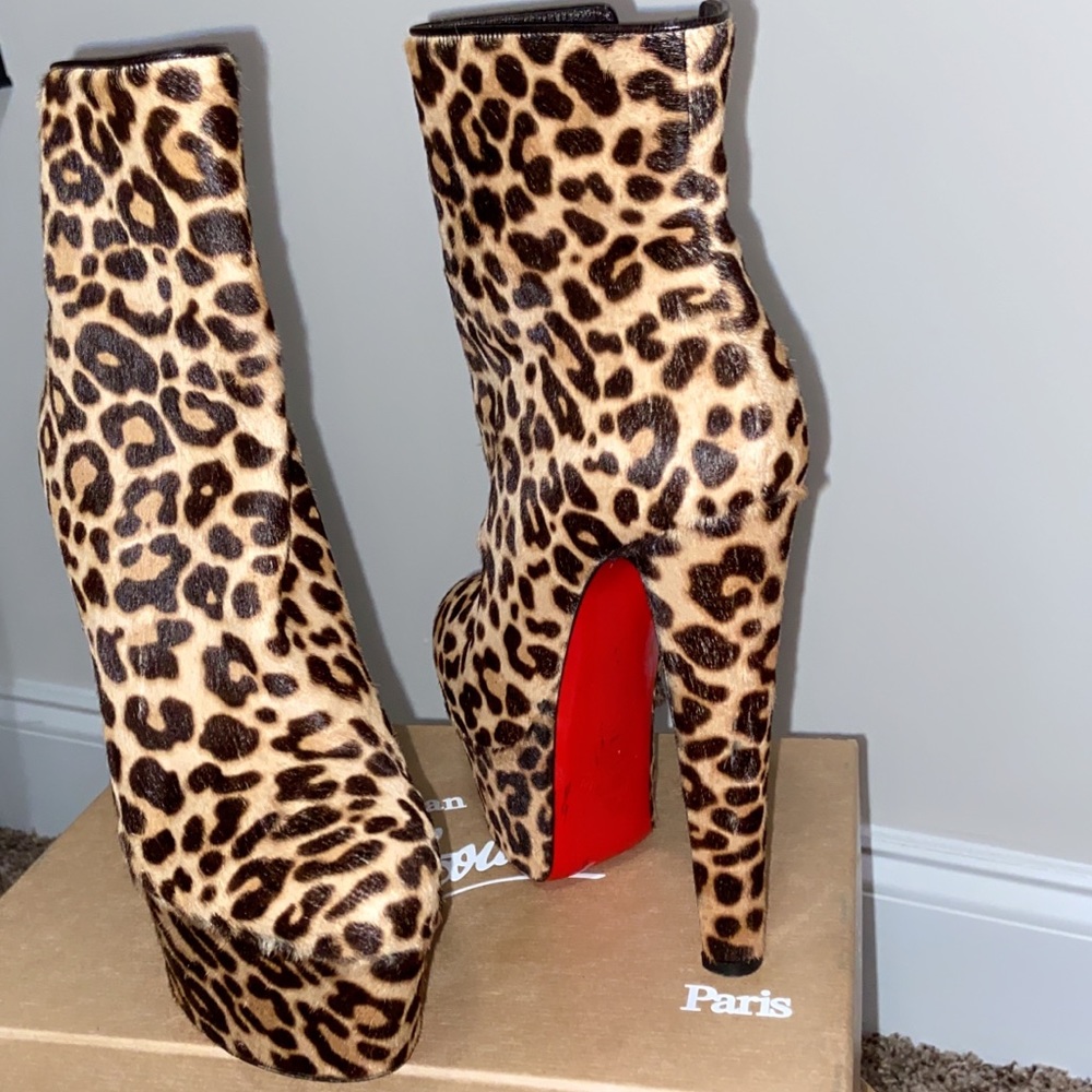 Gorgeous Christian Louboutins Platform Ankle Boots!!